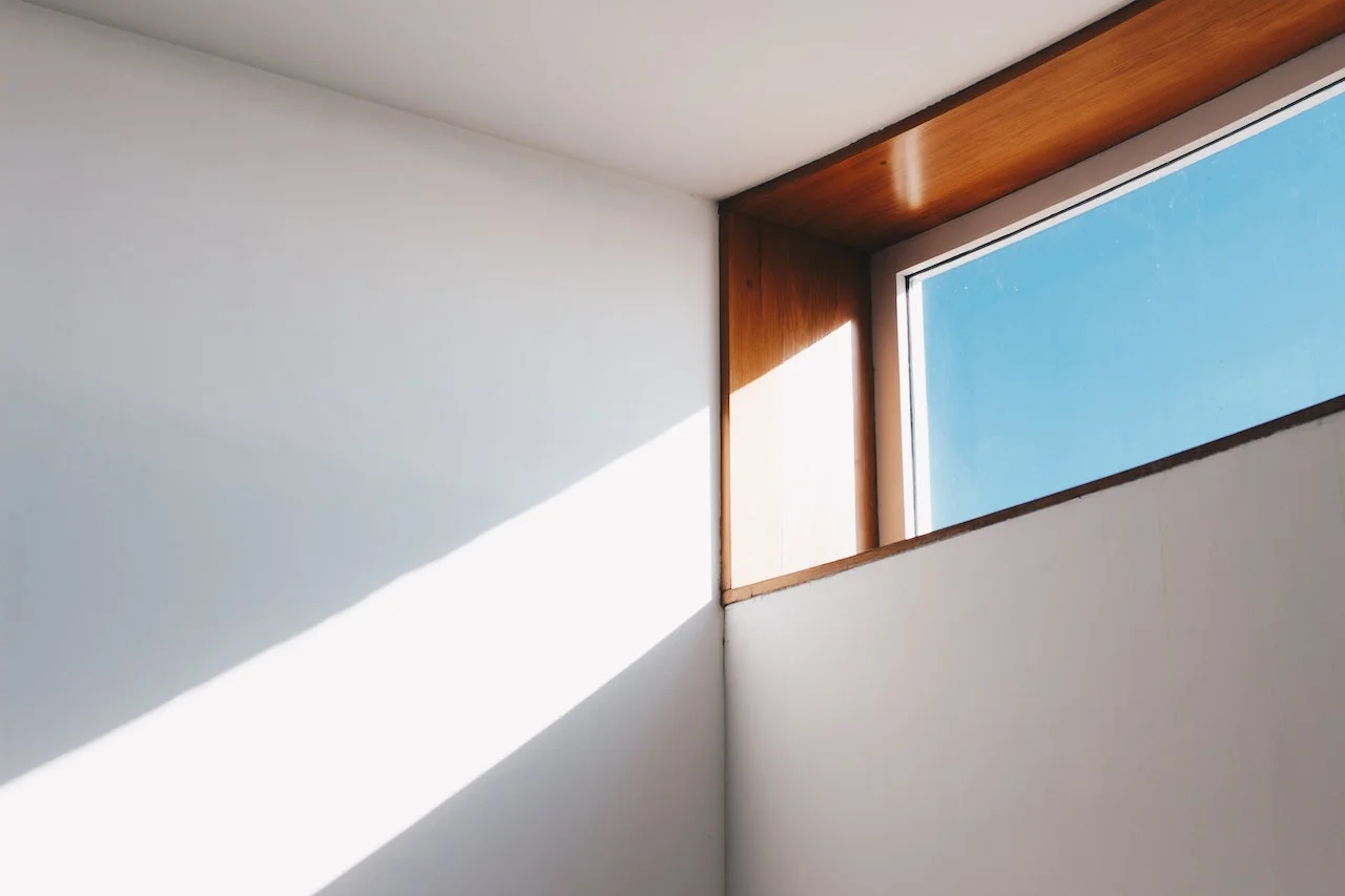 Breathing Easy: 5 Signs of a Well-Ventilated Room